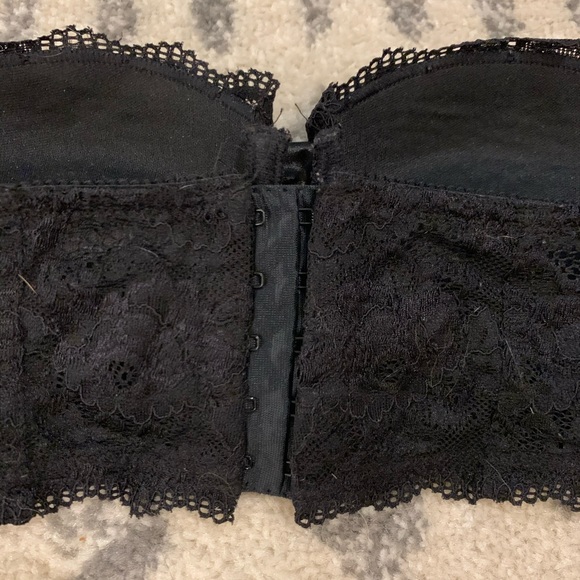Black Lace Strapless Bra - Picture 4 of 5